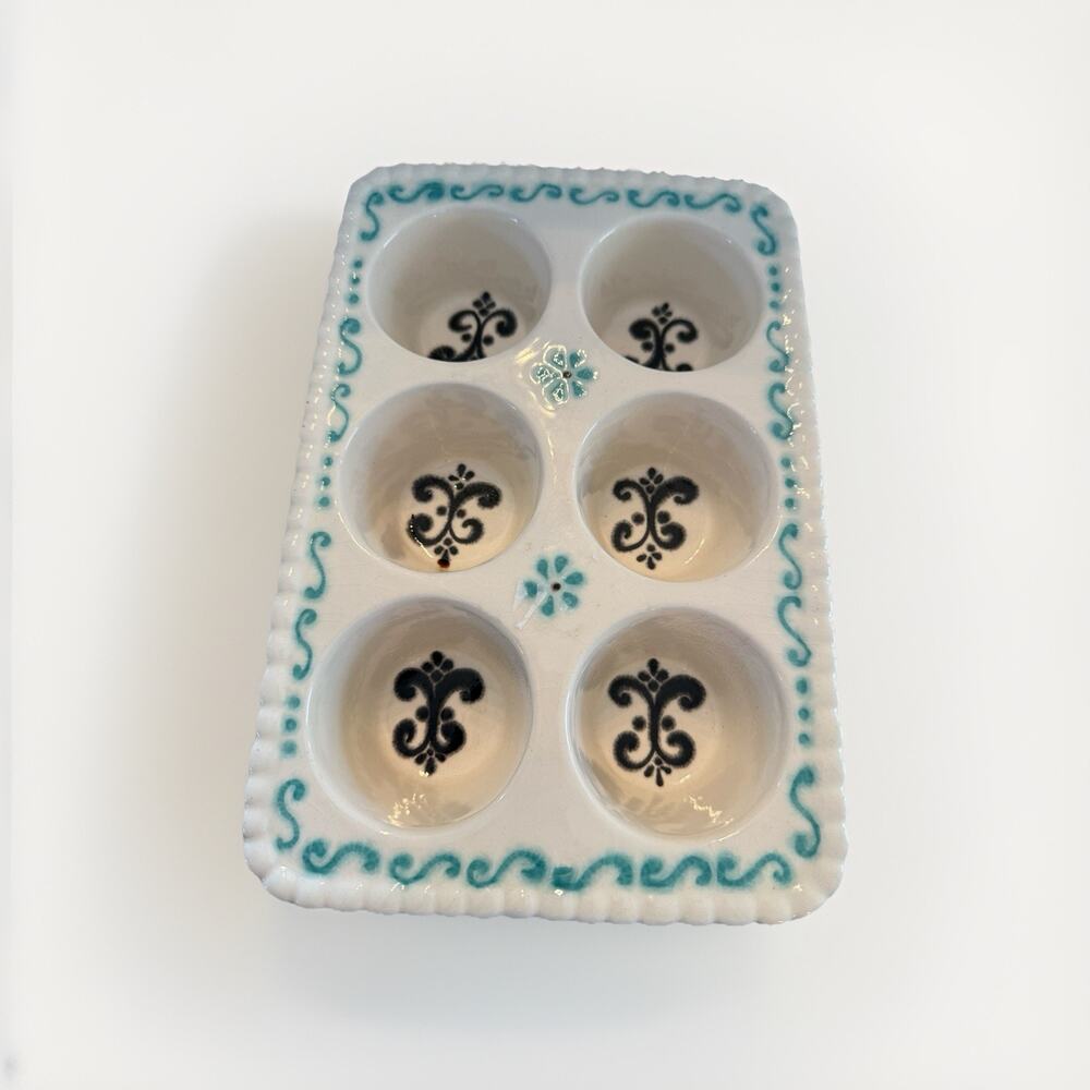 Anthropologie Cozy Baking Painted Stoneware Muffin Cupcake Pan Dish Portugal